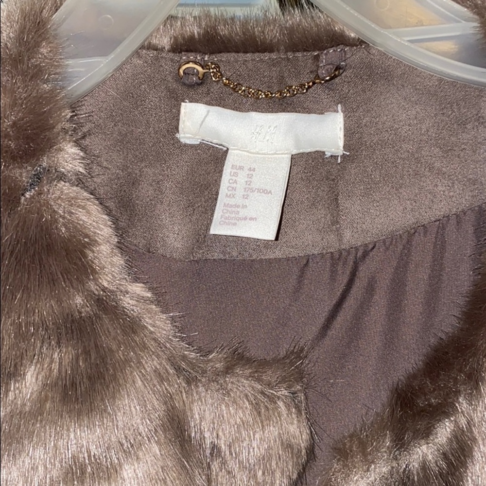 Vest - Picture 3 of 3